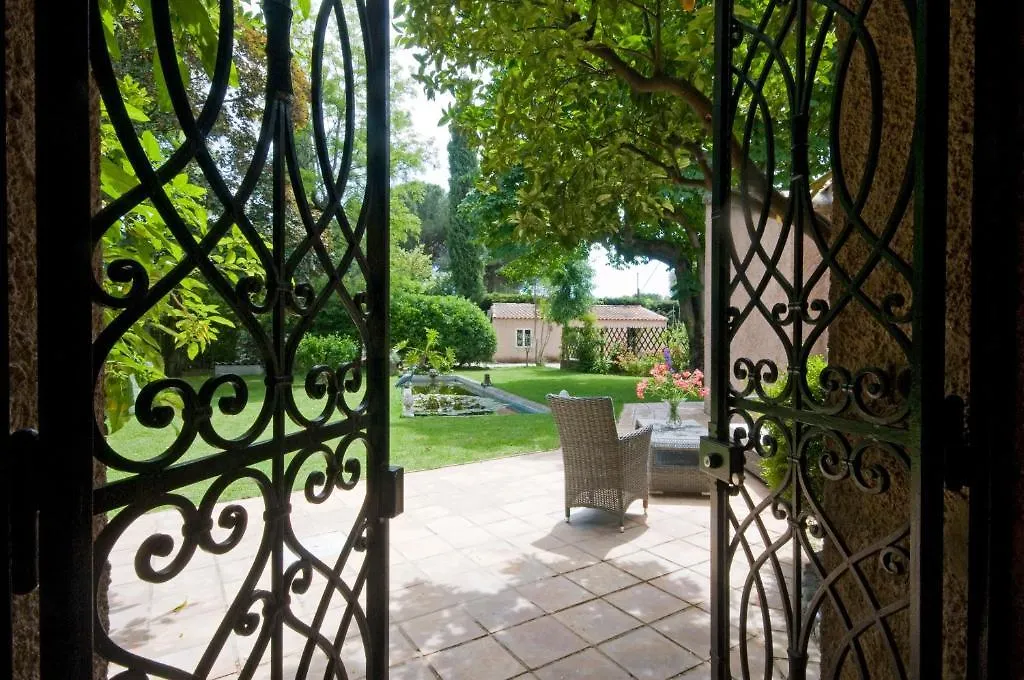 Le Mas Du Chanoine Saint-Paul-de-Vence Bed & Breakfast